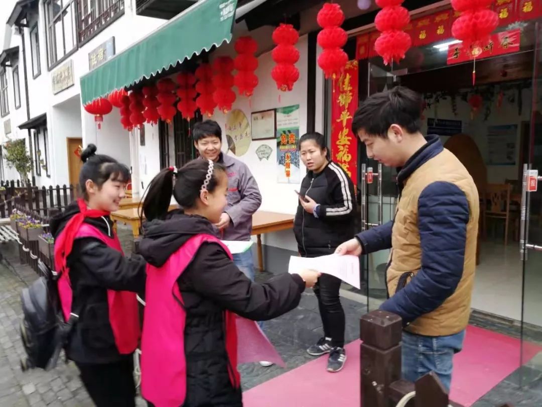 弘扬雷锋精神践行志愿服务,学雷锋志愿服务助力红色精神传承