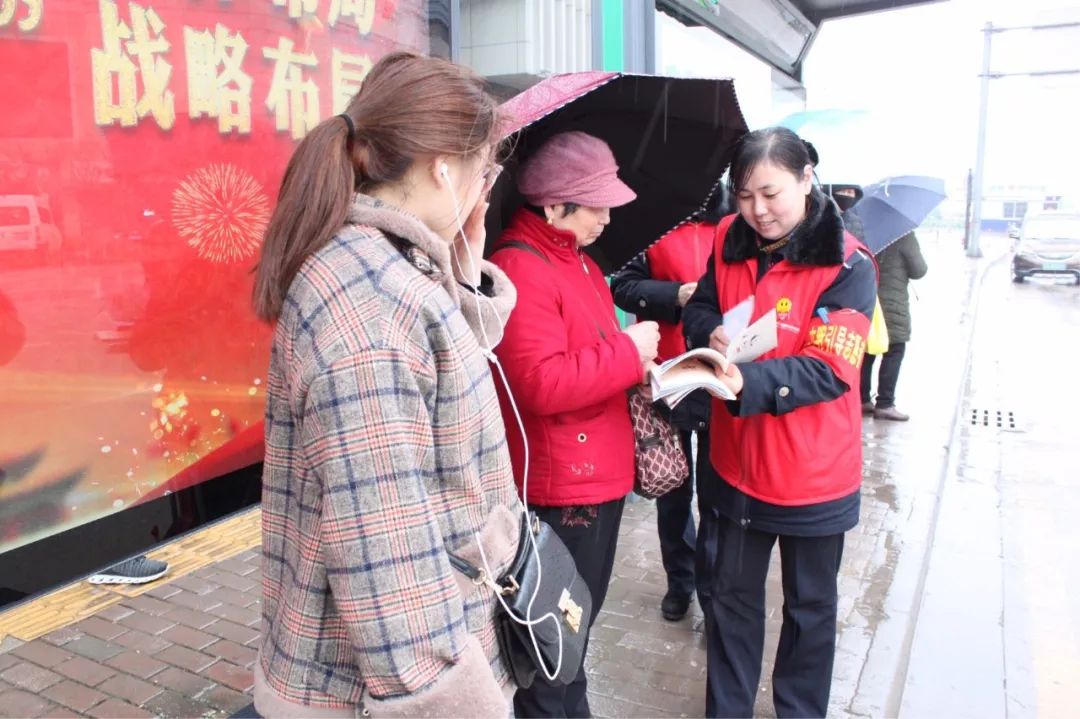 弘扬雷锋精神践行志愿服务,学雷锋志愿服务助力红色精神传承