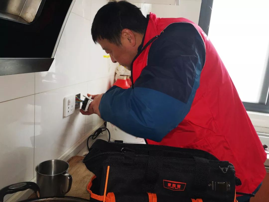 弘扬雷锋精神践行志愿服务,学雷锋志愿服务助力红色精神传承