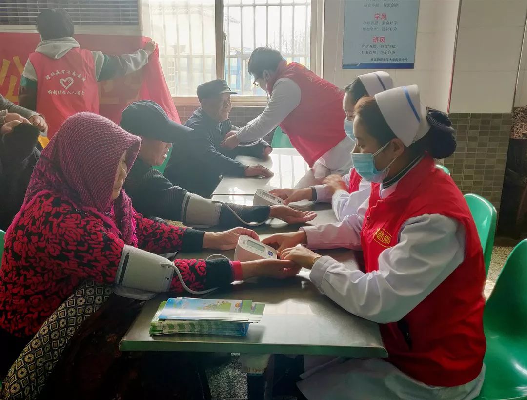 弘扬雷锋精神践行志愿服务,学雷锋志愿服务助力红色精神传承