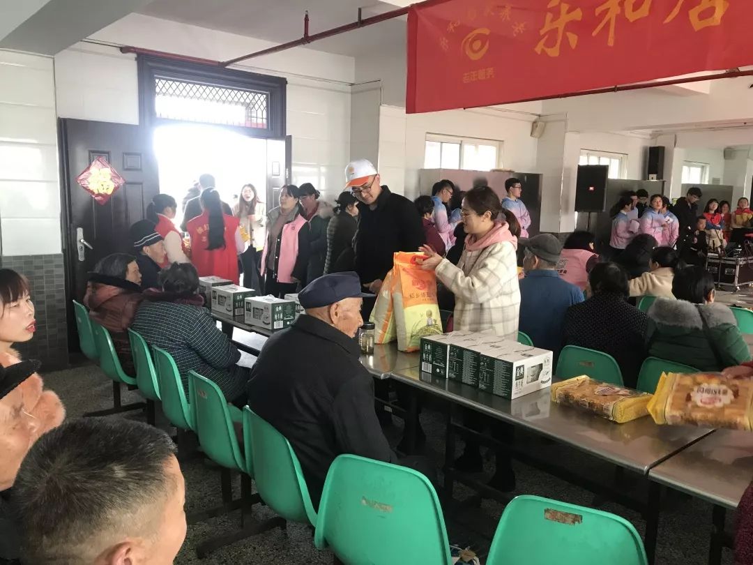 弘扬雷锋精神践行志愿服务,学雷锋志愿服务助力红色精神传承