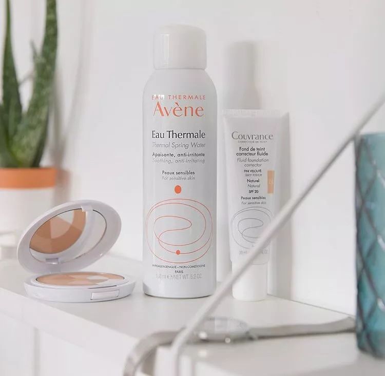 换季皮肤变得敏感有点长痘,换季肌肤敏感长痘