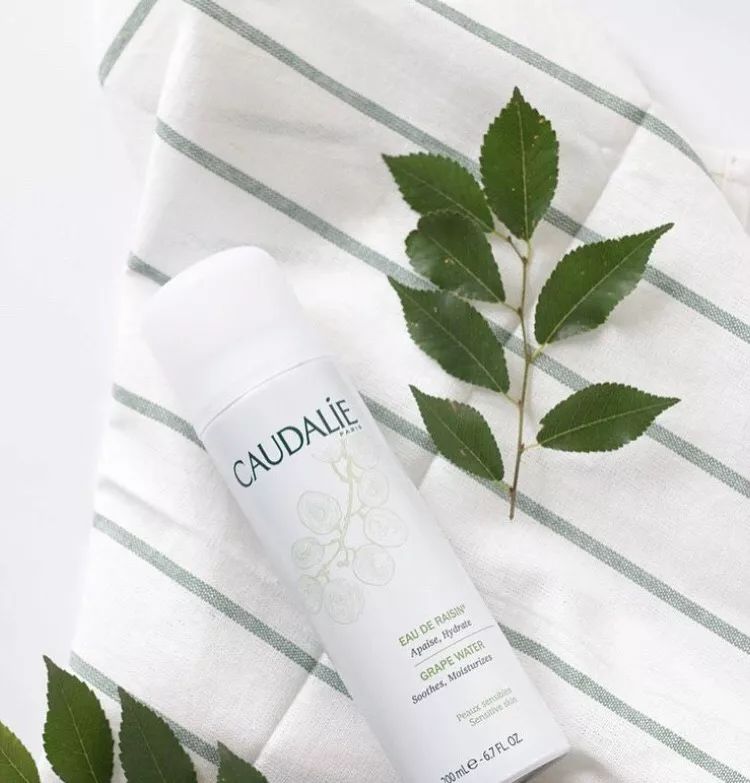 换季皮肤变得敏感有点长痘,换季肌肤敏感长痘