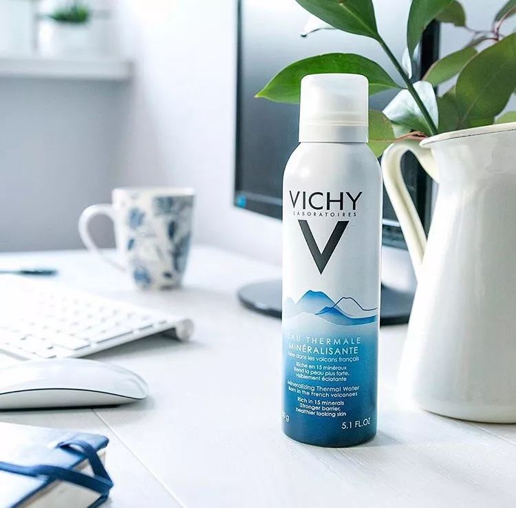 换季皮肤变得敏感有点长痘,换季肌肤敏感长痘