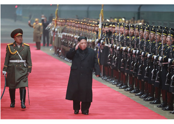 锐参考|今天凌晨3点,平壤火车站内灯火通明