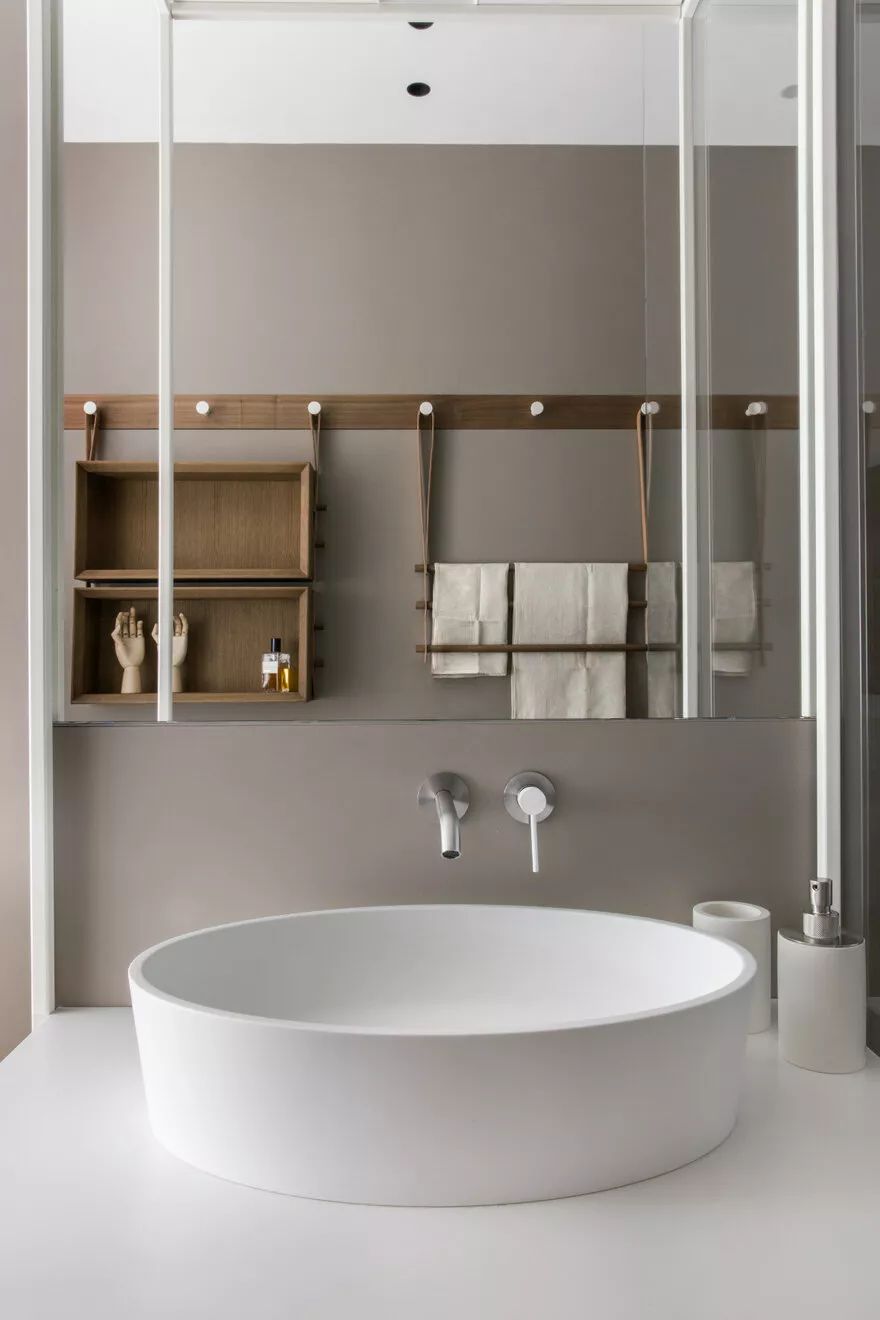 看看他家是怎么处理厨房和客厅关系的。意大利巴勒莫140㎡老房改造