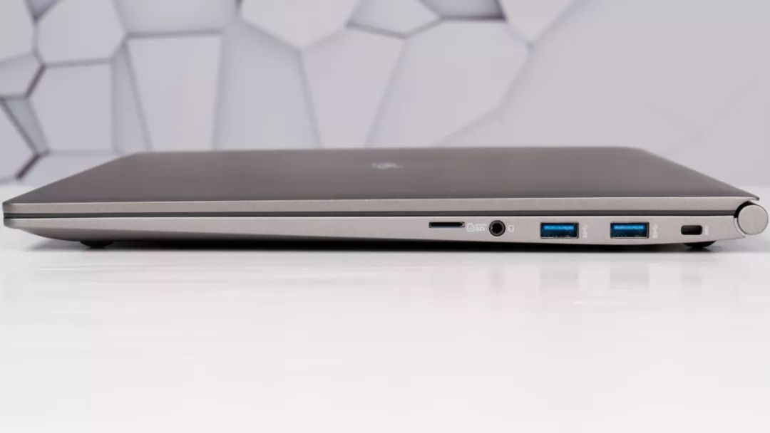 今天是母亲节，聊聊中老年人适合什么笔记本电脑