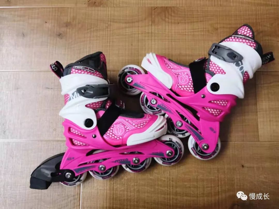 小孩学轮滑有什么好处,孩子学轮滑的好处