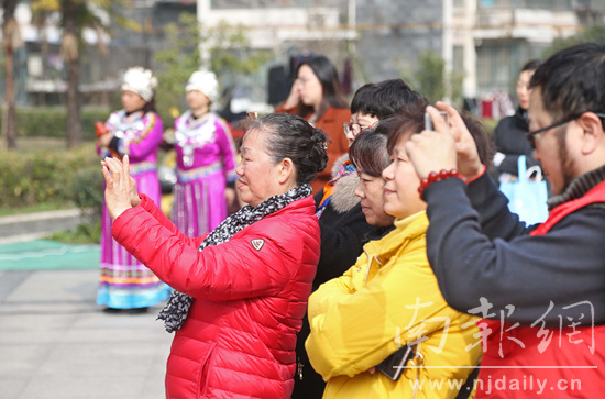 雷锋精神让南京河西双和园社区展新颜