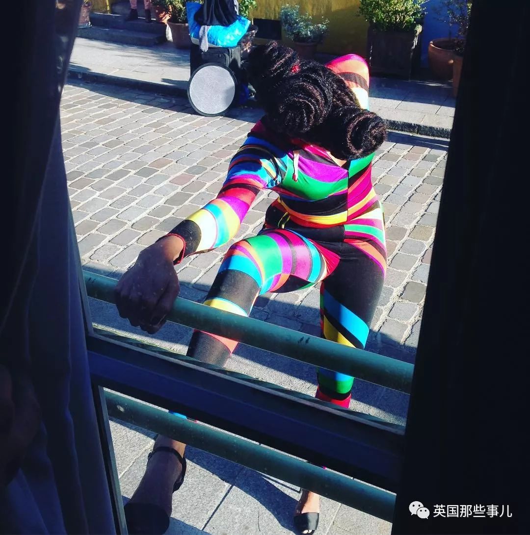 当自家门口变成网红打卡地 (一不小心家门口成了网红打卡地)