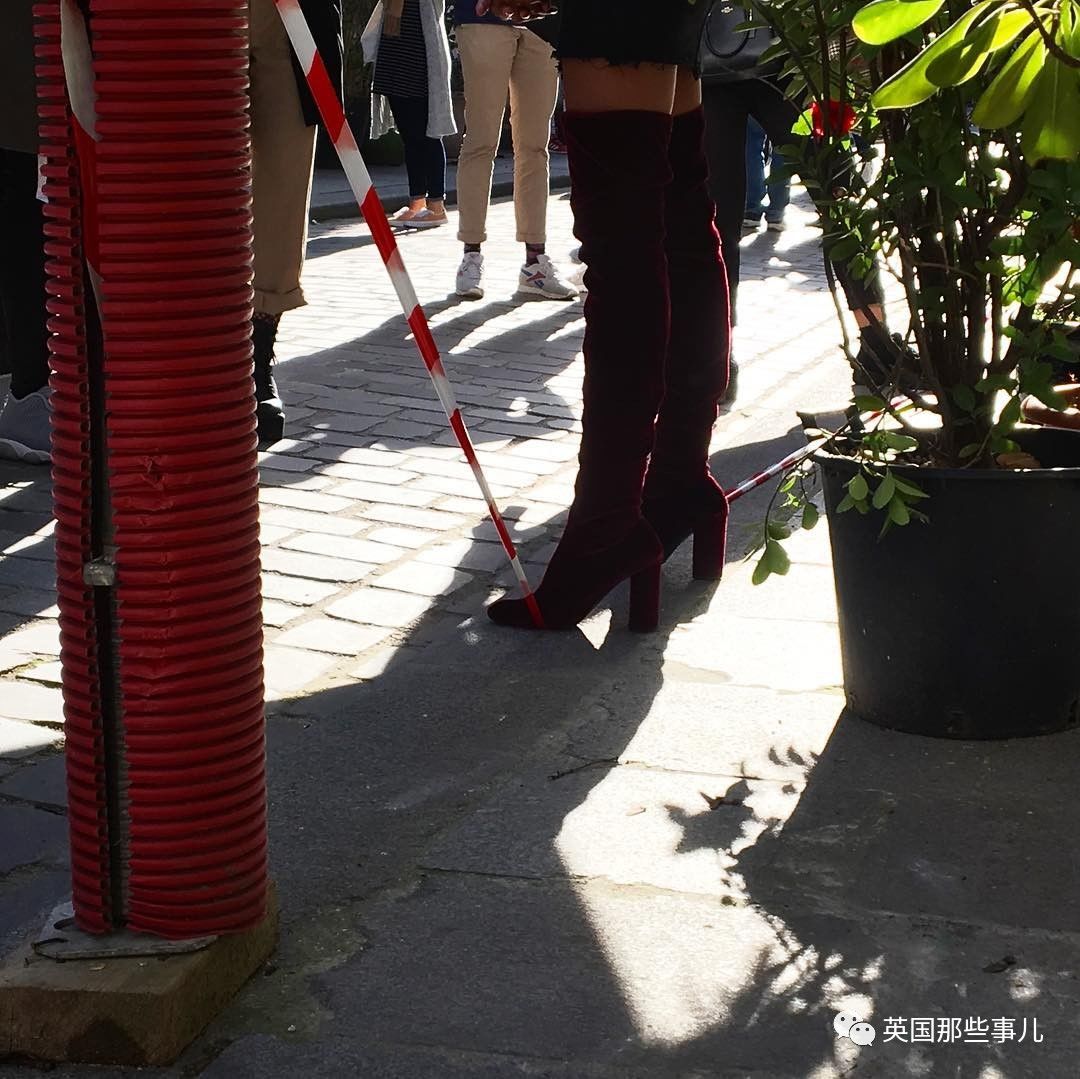 当自家门口变成网红打卡地 (一不小心家门口成了网红打卡地)