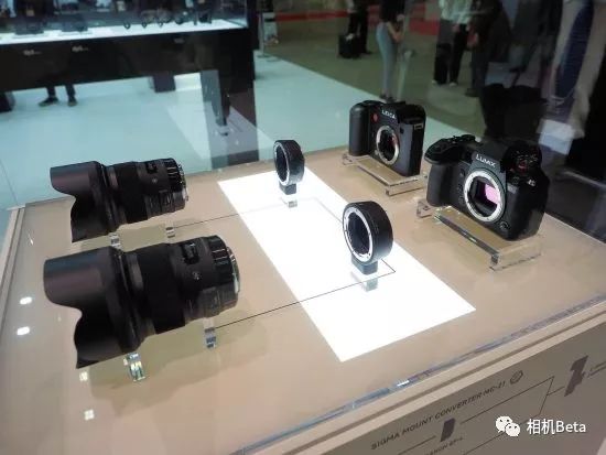 佳能rf35f1.8镜头什么时候发布,佳能5d4搭配适马851.4镜头怎么样