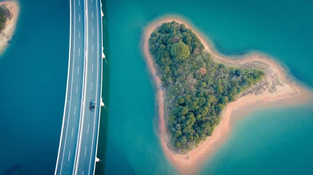 闃冲拰鍚洶鍝佺墿鐨嗘槬涓嬪彞,鎯婅洶杩庝徊鏄ヤ竾鐗╂惡绂忔潵