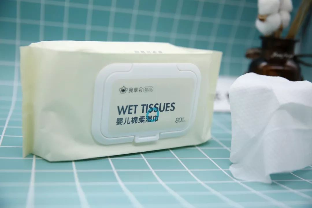 一提纸巾三块钱,一提4包纸巾2.9元