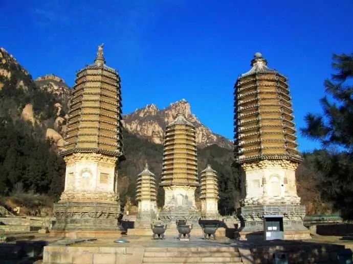 银山塔林有什么,最新的银山塔林景色