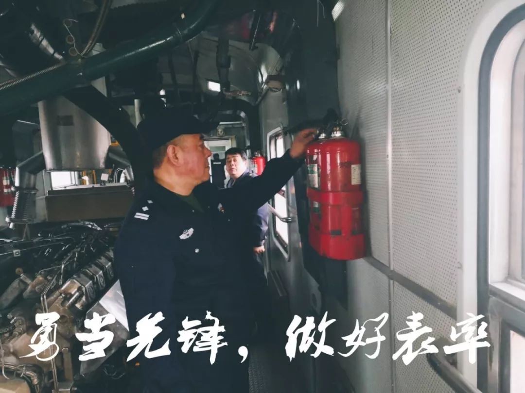 护航*会两**|乌鲁木齐乘警支队：“前路漫漫，我们从未停下脚步！”