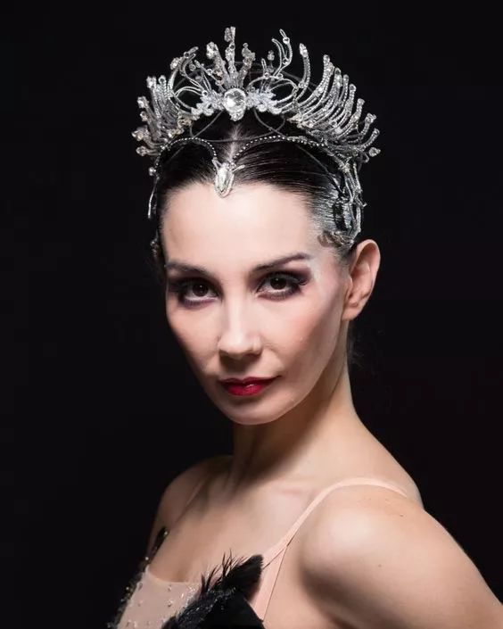 舞者化妆教程视频,专业舞者的表演