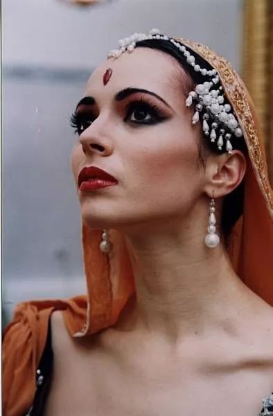 舞者化妆教程视频,专业舞者的表演