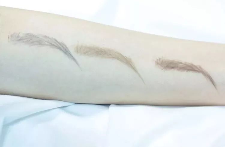 15元国货化妆品排行榜,15元以内的美妆好物