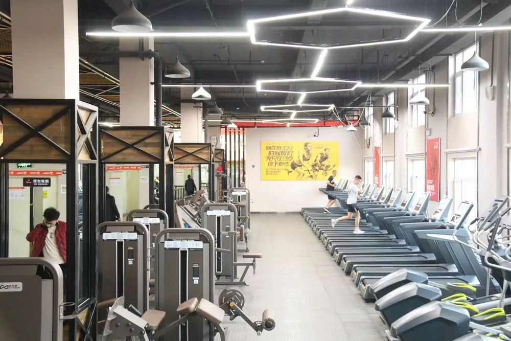 健身广告火遍哈密，激励无数人走入健身房！猜到了结局，却被惊艳到了！