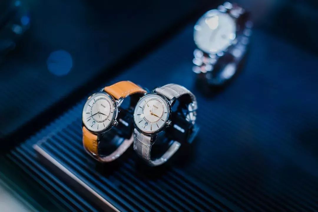 全莱州的女王女神都来了！停车一定免费、万向轮行李箱也一定免费……