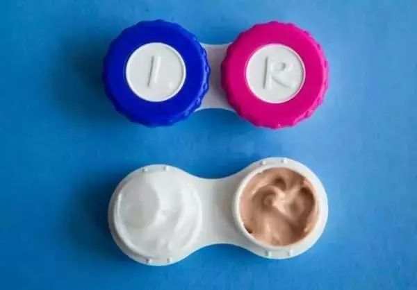 精致女孩出门旅行收纳行李箱,行李箱收纳技巧夏天旅游