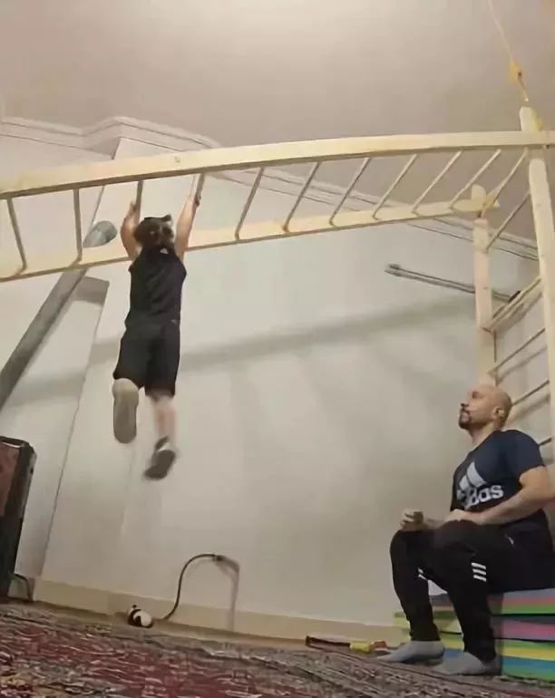 泰山腹肌小孩,五岁小孩儿8块腹肌