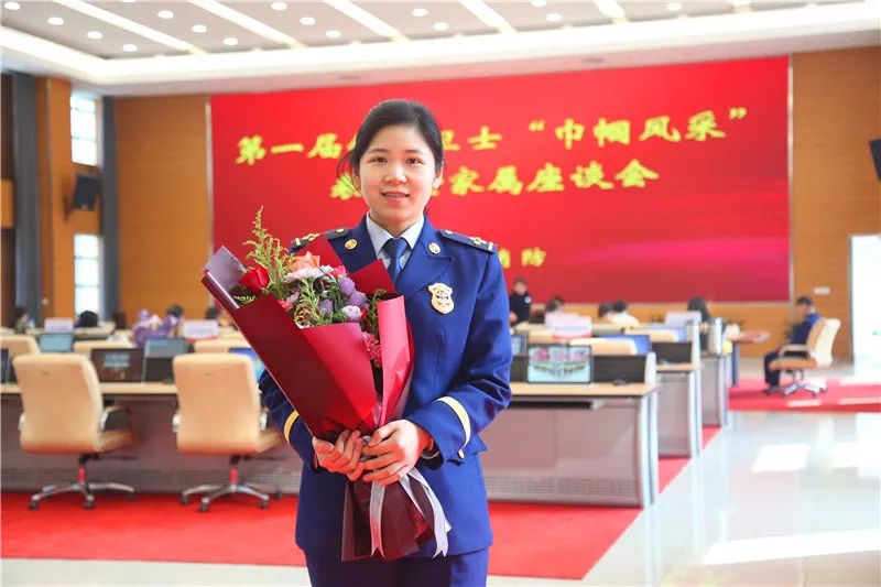 无锡市消防支队联合市妇联组织巾帼风采表彰活动