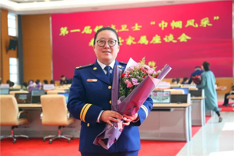 无锡市消防支队联合市妇联组织巾帼风采表彰活动