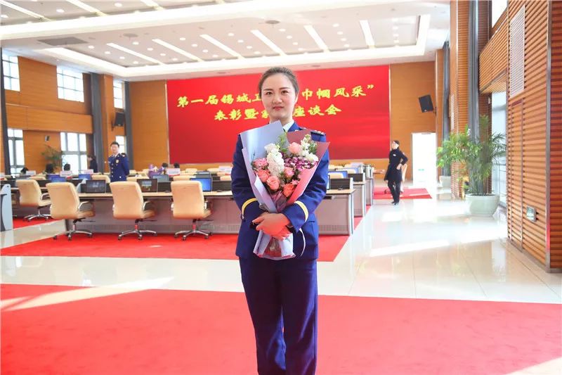 无锡市消防支队联合市妇联组织巾帼风采表彰活动