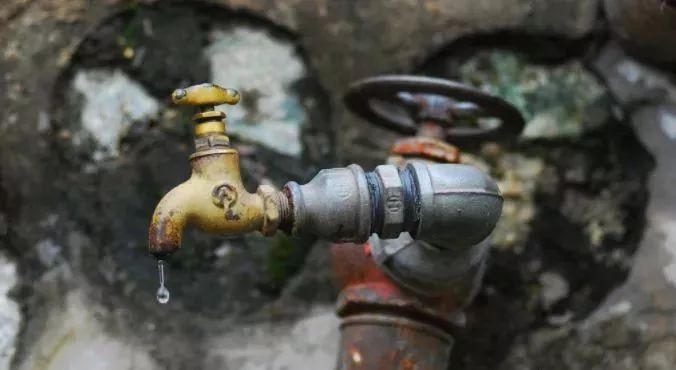 家里没人用水水表在转怎么办,明明没用水水表为什么自己会走