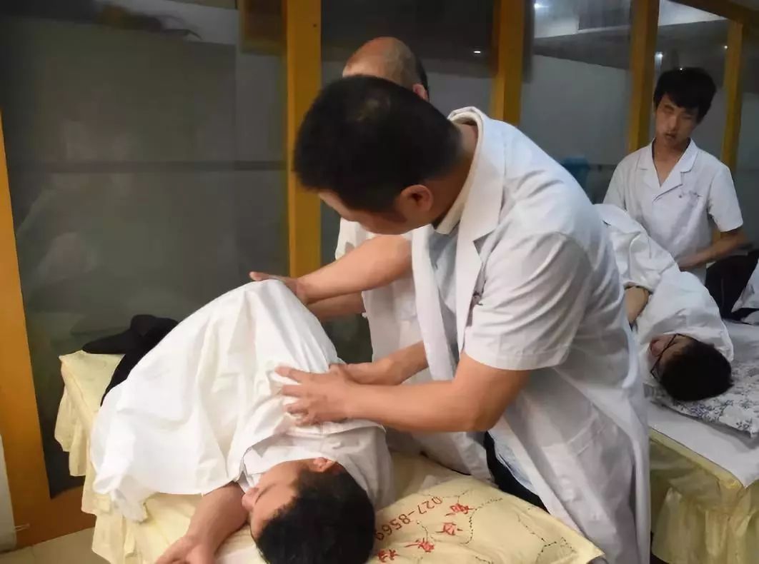 励志！这个洪湖老乡，七岁失明，28岁开了30家连锁店！