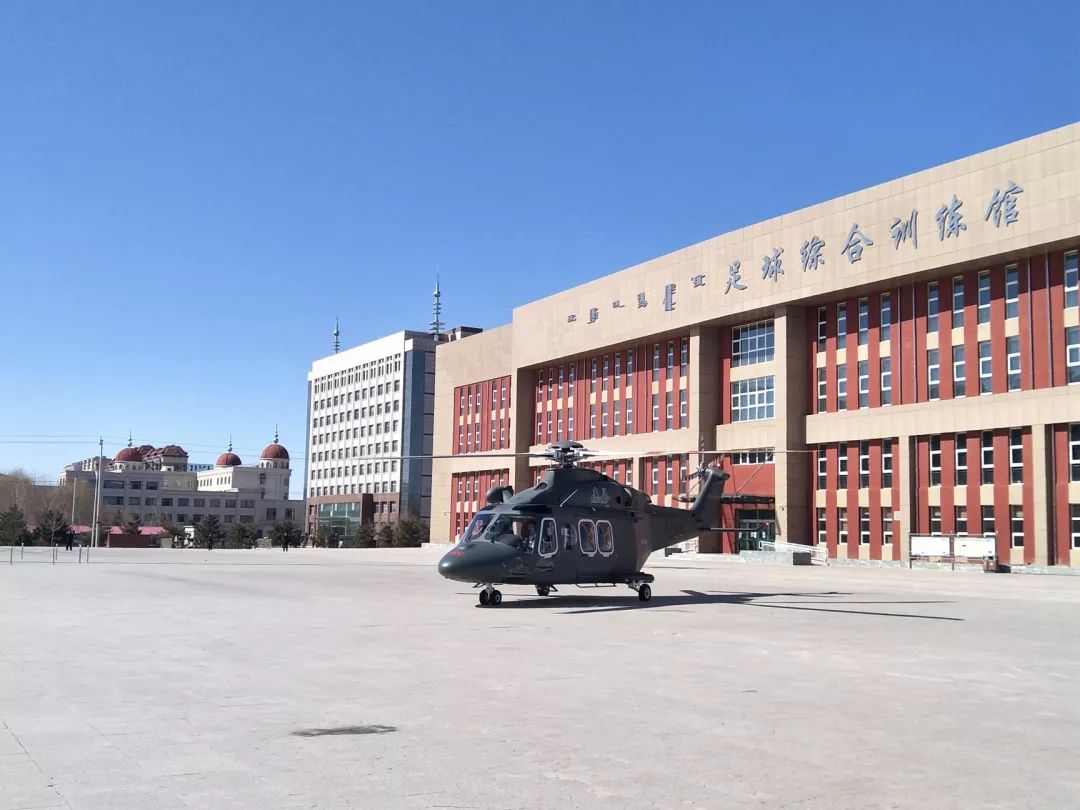 直升机撤离后是什么样子,直升机对地俯冲