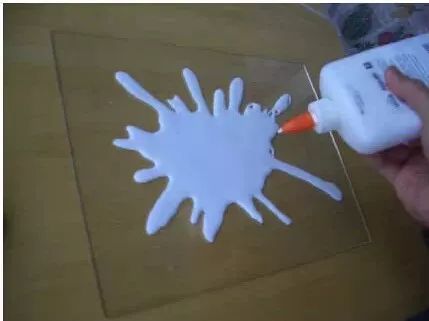 ▶昨天老妈教弟弟做作业,我弟不动脑筋思考,每道题都问...