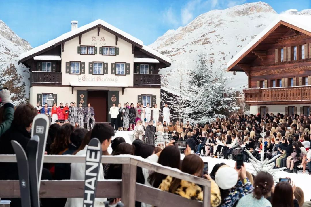 别哭|更美的香奈儿会继续...