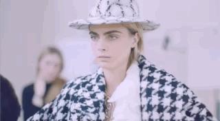 别哭|更美的香奈儿会继续...