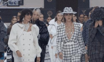 别哭|更美的香奈儿会继续...