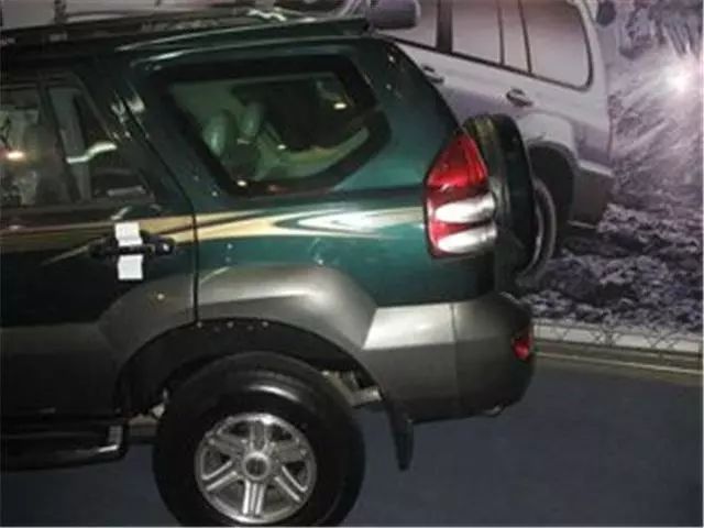 众泰算什么！它才是“山寨”界的扛把子，跟“霸道”只差一个车标