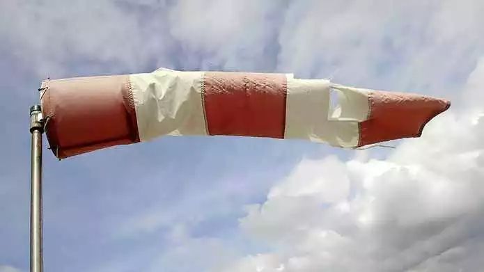 风暴南移,气候预警升至橙色,荷兰今日天气更反常,明天如何?