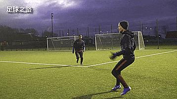 足球教学10个过人的小技巧,足球教学训练守门员射门