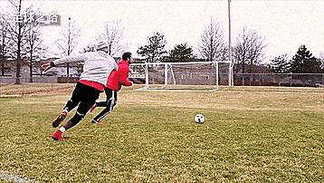 足球教学10个过人的小技巧,足球教学训练守门员射门