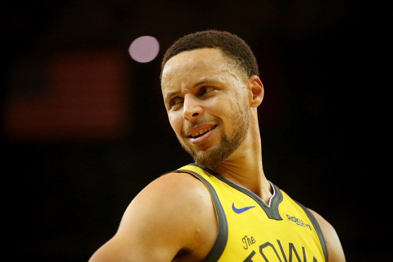 【键盘侠】库里开始戴隐形眼镜|真·日天模式即将开启？