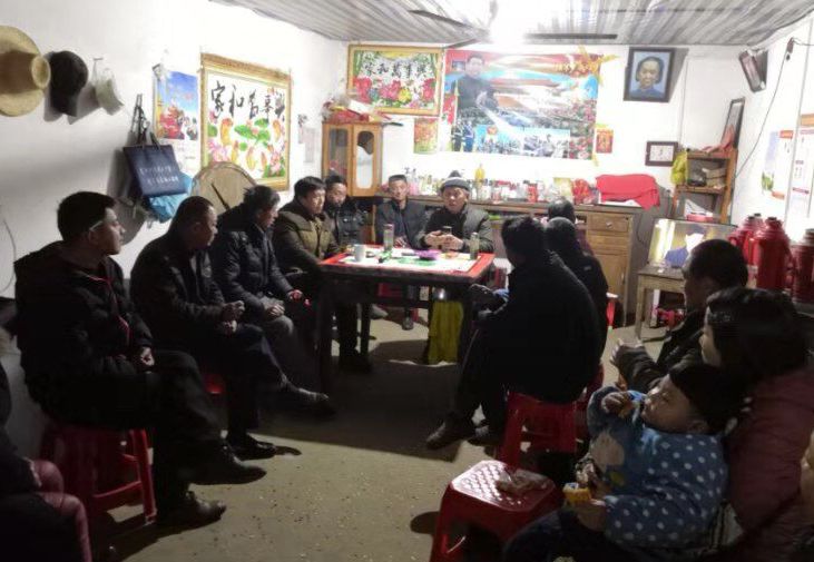 高岭乡的扶贫夜校,群众工作——服气、顺气、洋气!