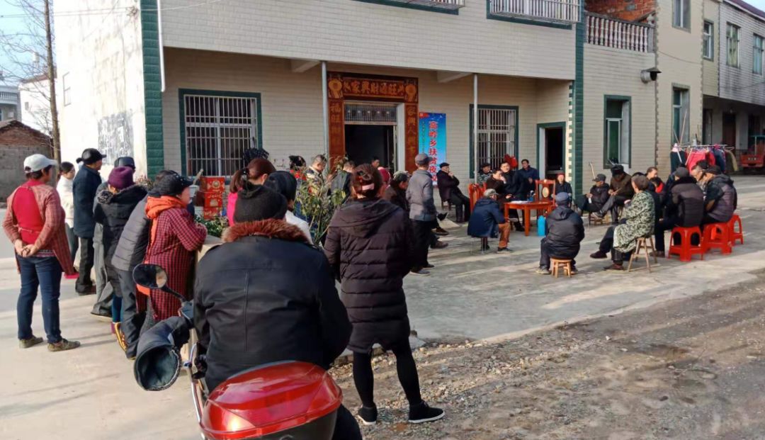 高岭乡的扶贫夜校,群众工作——服气、顺气、洋气!