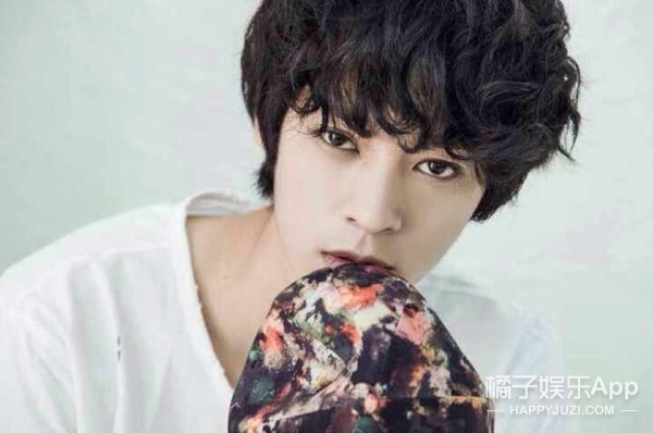 一天之内，他“红”透了中韩两国！