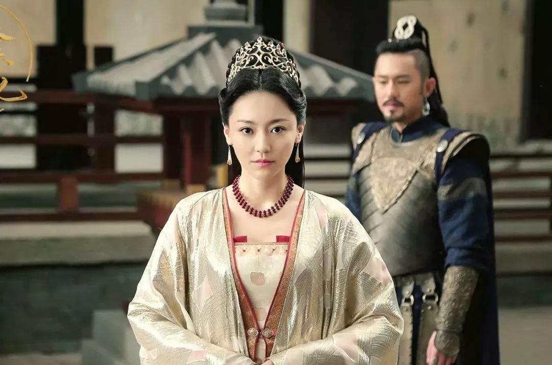 穿59块Zara就能捞到高富帅我竟然被这个拜金女圈粉了！