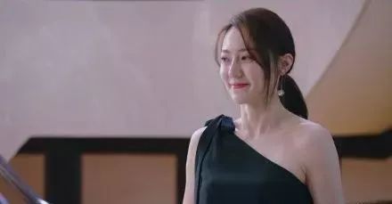 穿59块Zara就能捞到高富帅我竟然被这个拜金女圈粉了！