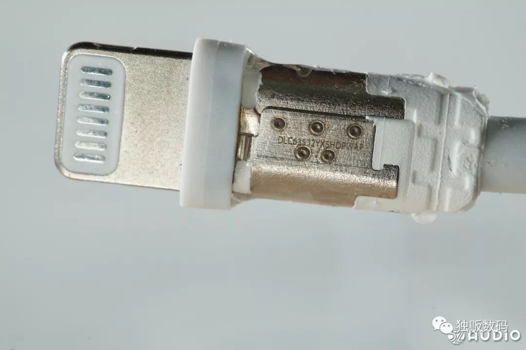 lightning耳机接口的转接器,lightning耳机接口转接器