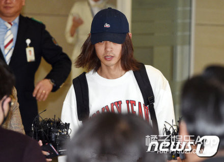 一天之内，他“红”透了中韩两国！