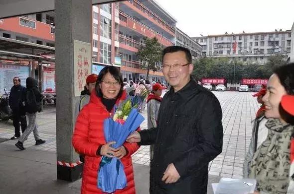 信阳九中段卫东,信阳市九中校长段卫东个人简历